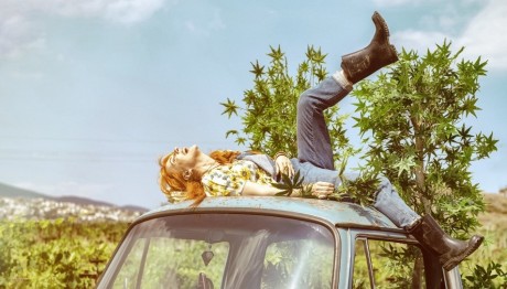 Θέατρο: Η Μαριχουάνα της μαμάς είναι η καλύτερη!