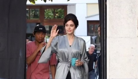 Αντζελίνα Τζολί: «Είναι τιμή μου να υποδύομαι τη Μαρία Κάλλας»