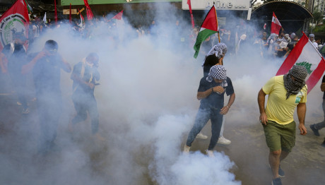 «Βράζει» η Μέση Ανατολή μετά το χτύπημα στη Γάζα