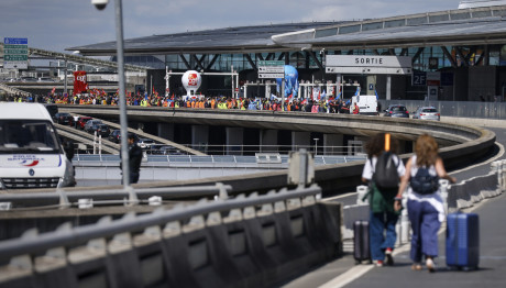 Γαλλία: Εκκενώσεις Αεροδρομίων Μετά Από Απειλές Για Βόμβα