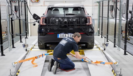 Η Volvo ανοίγει νέο υπερσύγχρονο κέντρο δοκιμών λογισμικού στη Σουηδία 