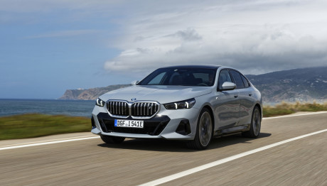 Λανσάρισμα στην αγορά της νέας BMW Σειράς 5 Sedan και BMW i5.