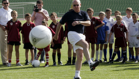 Μπόμπι Τσάρλτον