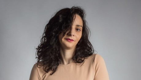 Tίνα Μιχαηλίδου: Από Θεολόγος...  Relationship Blogger