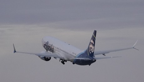 Τρόμος στον αέρα - Επιβάτης επιχείρησε να απενεργοποιήσει τους κινητήρες