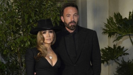 Η έπαυλη της Jlo στο Λος Άντζελες που προκαλεί δέος - Πόσο πουλήθηκε