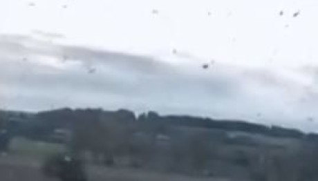 Τσεχία: Influencer Πέταξε 1 Εκατ. Δολάρια Από Ελικόπτερο