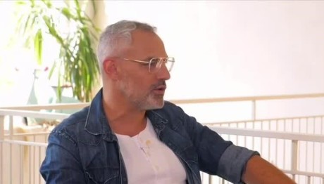 Νίκος Συρίγος: «Η μεγάλη μου κόρη δεν είναι βιολογικό μου παιδί»