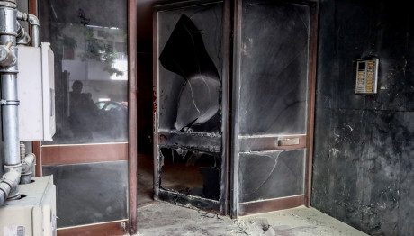 Ιλίσια: Γκαζάκια σε πολυκατοικία που μένει βουλευτής των Σπαρτιατών