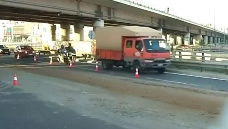 Κηφισός: Γέμισε Ο Δρόμος Λάσπες - Τεράστιες Ουρές