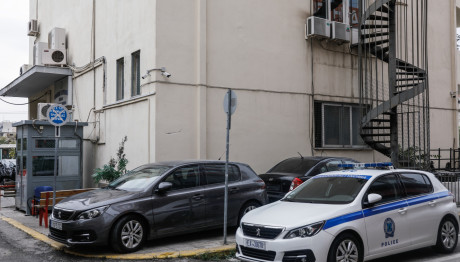 Πειραιάς: Λήστεψαν Ανήλικους Με Την Απειλή Μαχαιριού