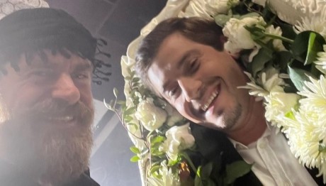 Σασμός: Φωτογραφία του Λάλου με τον «Νικηφόρο» χαμογελαστό μέσα στο φέρετρο