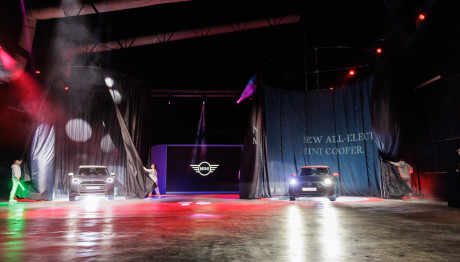 Αποκλειστική πανελλαδική πρεμιέρα για τη νέα οικογένεια MINI