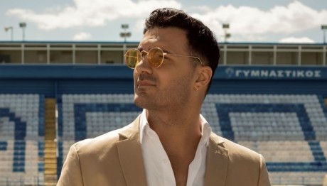 Βασίλης Οικονόμου