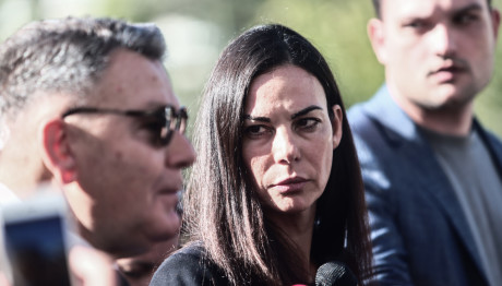 Εύη Βατίδου: Με Έβρισε Και Μου Έσπασε Τον Καθρέφτη