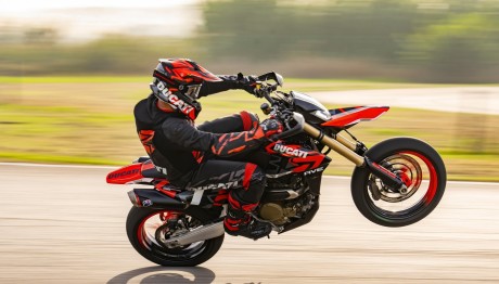 Η Ducati Hypermotard 698 Mono δεν...«παίζεται»