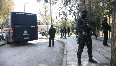 Χειροπέδες σε δύο Τούρκους από την Αντιτρομοκρατική