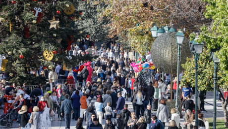 Δώρο Χριστουγέννων: Πώς Υπολογίζεται Στον Ιδιωτικό Τομέα