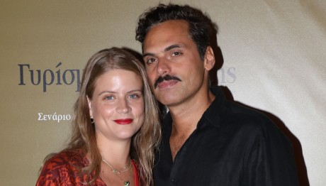 Δανάη Μιχαλάκη: Γέννησε- Πρώτη Φορά Γονείς Με Γ.Παπαγεωργίου