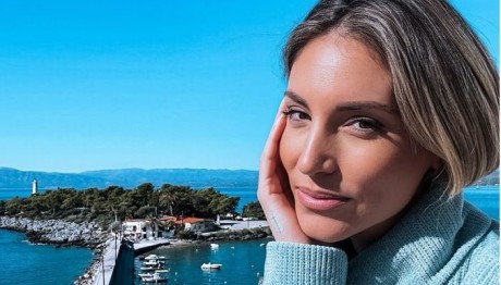 Αθηνά Οικονομάκου