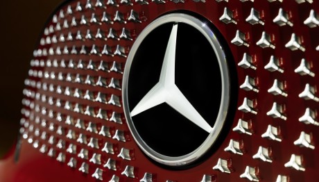 Mercedes: Παραμένει πολύτιμη μάρκα πολυτελών αυτοκινήτων
