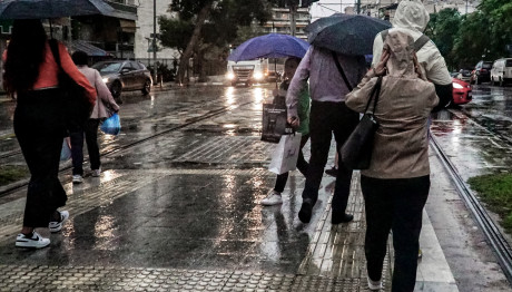 Καιρός: Πού θα έχουμε ισχυρές βροχές και καταιγίδες τις επόμενες ώρες