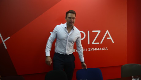 ΣΥΡΙΖΑ: Η Αντίδραση Στην Αποχώρηση Αχτσιόγλου