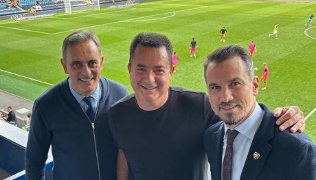 Ατζούν Ιλιτζαλί: Με λίαρ τζετ στην Ελλάδα για αγορά ποδοσφαιρικής ομάδας