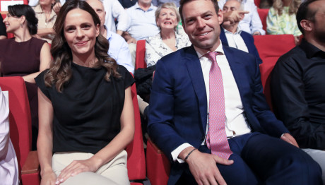 Κασσελάκης: Η Ομάδα Αχτσιόγλου Του Απαντά Για Τις Καρέκλες