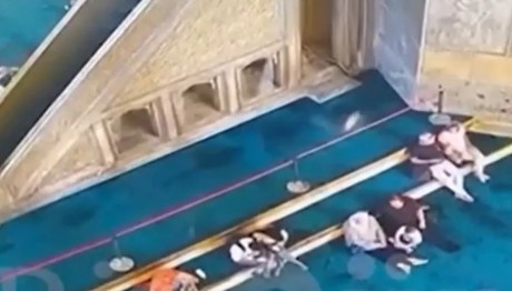 Αγιά Σοφιά: Πέφτουν Σοβάδες Από Τον Τρούλο