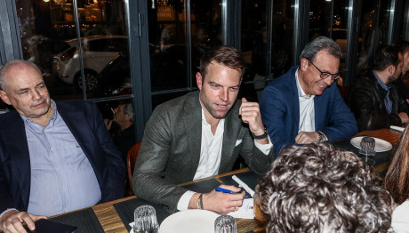 Κασσελάκης: Στο Παγκράτι Για Ποτό Με Βουλευτές ΣΥΡΙΖΑ