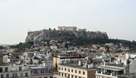 Ακρόπολη: Κινέζος Πέταξε Τη Σύντροφό Του Από Το Μπαλκόνι