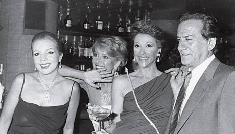 Ζωή Λάσκαρη: Σπάνιες φωτογραφίες από το προσωπικό αρχείο