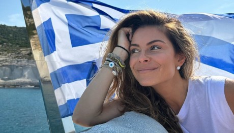 Μαρία Μενούνος