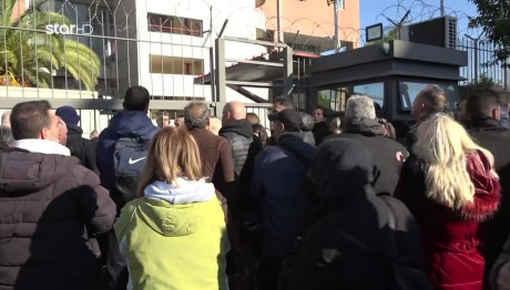 Ρέντη: Στα Κάγκελα Οι Γονείς Των Φιλάθλων