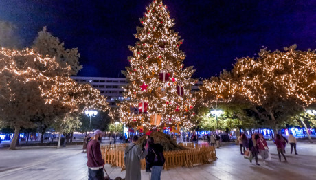 Χριστούγεννα 2023: Ποιους Προορισμούς Επιλέγουν Οι Έλληνες