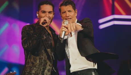 Τα πιο Electric Xmas με τις  MEΛΙSSES και τον Σάκη Ρουβά