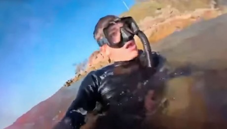 Βίντεο: Επίθεση Καρχαρία Σε Φοιτητή Στην Αυστραλία