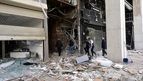 Πειραιάς: Ισχυρή Έκρηξη Σε Κτίριο Με Γραφεία Και Καταστήματα