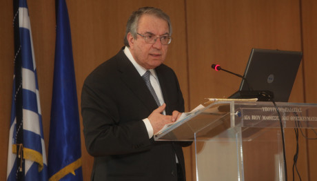 Μπαμπινιώτης: Αγγλικές Λέξεις Που Προέρχονται Από Ελληνικές