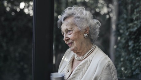 Μία γυναίκα 102 ετών δίνει συμβουλές μακροζωίας