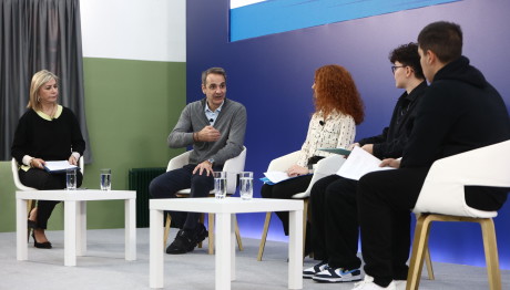 Σε ΕΠΑΛ στο Πέραμα ο Μητσοτάκης - Τι αλλάζει στην επαγγελματική εκπαίδευση