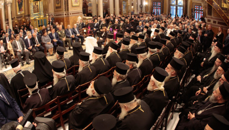 Ιερά Σύνοδος Για Γάμο Ομόφυλων Ζευγαριών Και Τεκνοθεσία