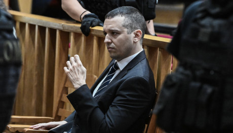 Ηλίας Κασιδιάρης: Αύριο Ορκίζεται Και Μετά Παύεται