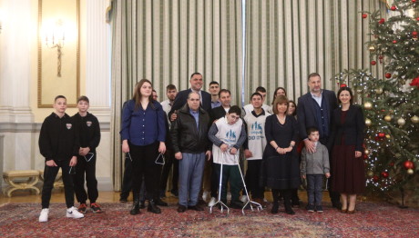 Ποιοι Είπαν Τα Κάλαντα Στην Πρόεδρο Της Δημοκρατίας