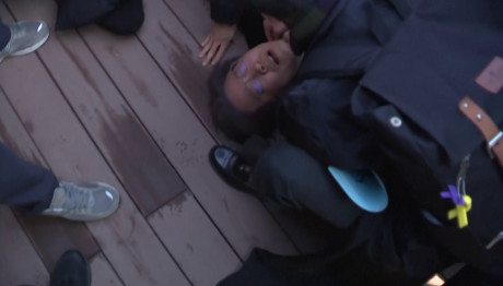 Νότια Κορέα: Μαχαίρωσαν Στον Λαιμό Πολιτικό