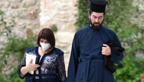 Κιβωτός Του Κόσμου: Δίωξη Σε πατέρα Αντώνιο Και Πρεσβυτέρα