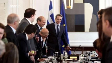 Noμοσχέδια για ομόφυλα ζευγάρια: Αντιδράσεις από τα κόμματα