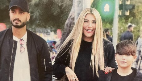 Ηλιάδη - Γκέντσογλου: Βόλτα στη Γλυφάδα με τον γιο τους, Βασίλη