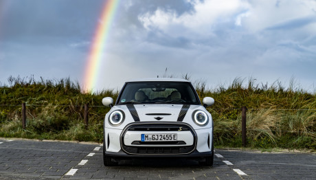 Δείτε πόσα αυτοκίνητα πούλησε η MINI το 2023